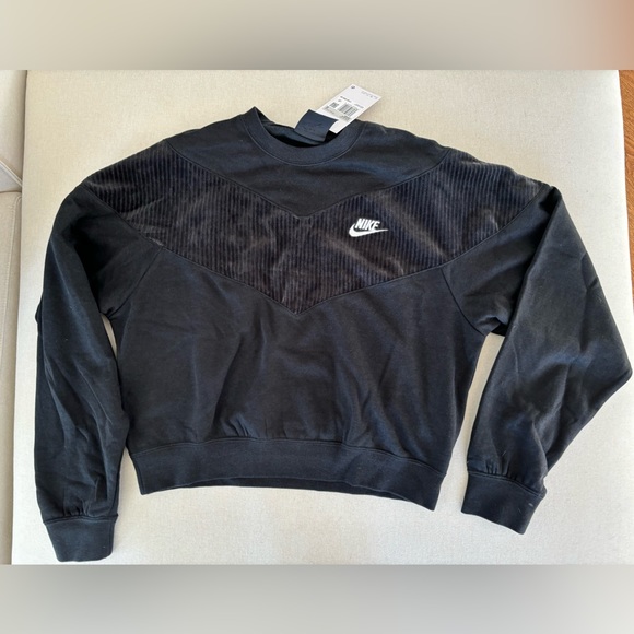 Nike Tops - Nike cropped sweatshirt black velvet XS oversized NWT